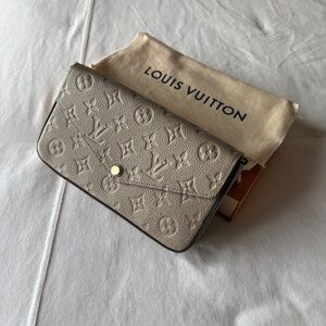 louis vuitton pochette felicie in color turtledove